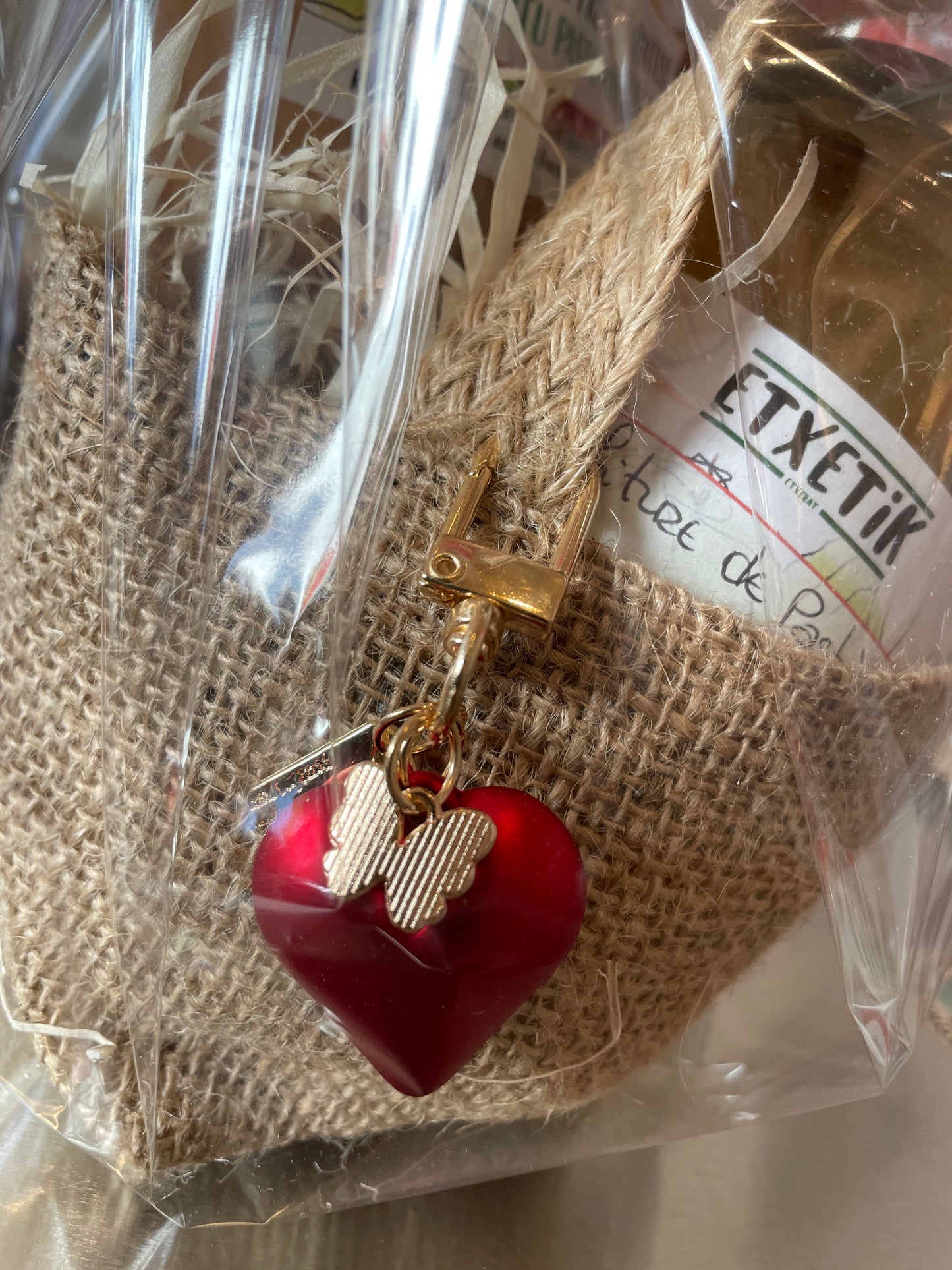 2 Petites douceurs à offrir pour la Saint Valentin avec sac jute et porte-clé cœur